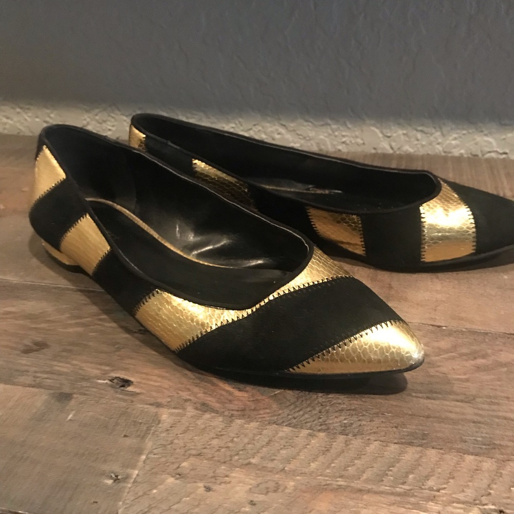 Nine West flats - Gold and Black